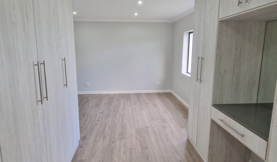 3 Bedroom Property for Sale in Paradise Beach Eastern Cape